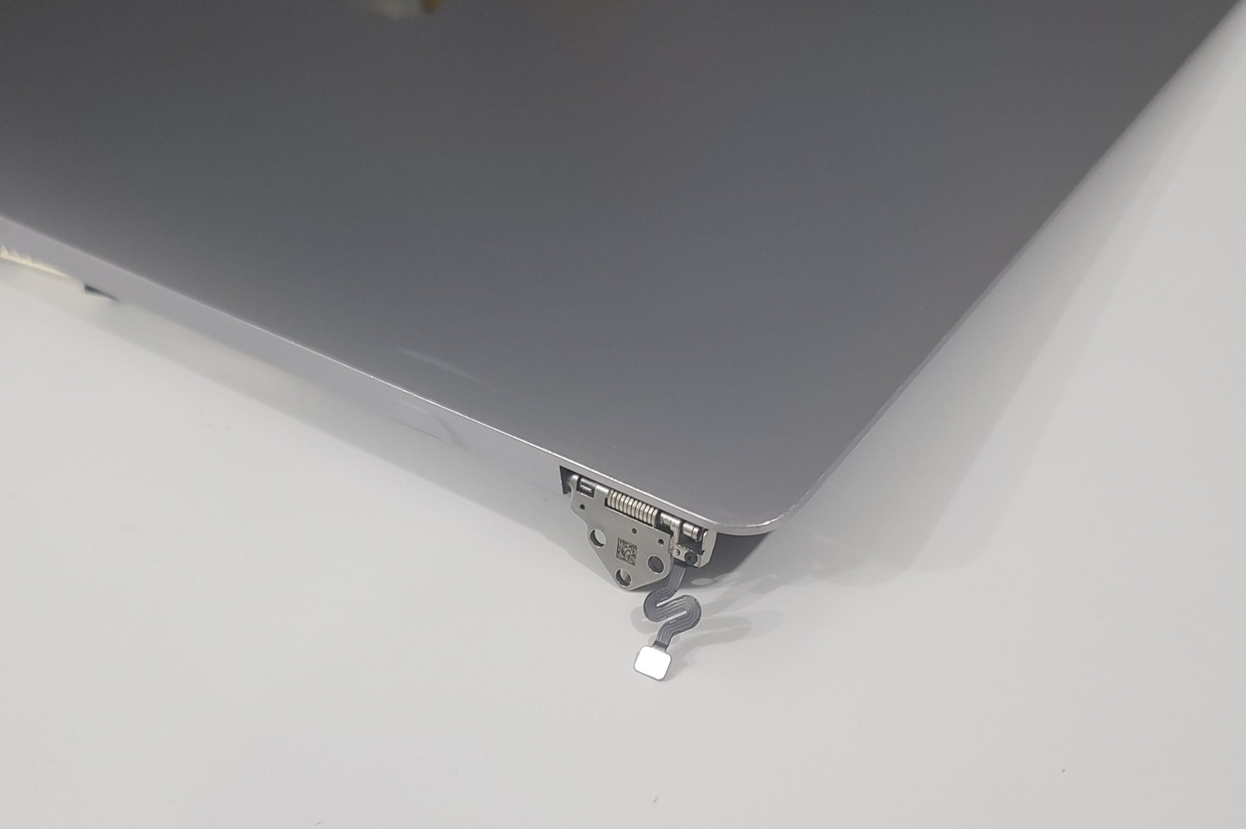 Original MacBook Pro A2141 2019 16" OEM LCD Screen Assembly Space Gray Grd C - Image 7