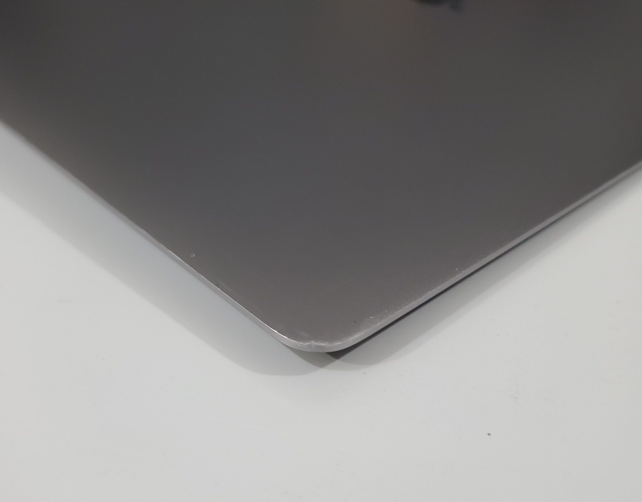 Grade B OEM MacBook Pro A1990 2018 2019 15" Space Gray LCD Screen Assembly - Image 8