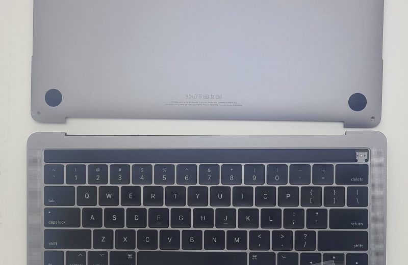 Grd B+ MacBook Pro 13″ A1706 Gray Top Case Keyboard Battery 90% TrackPad Cover