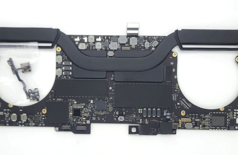MacBook Pro 15″ A1990 2018 i7 2.6Ghz 32GB 512GB Logic Board 820-01041-A Touch ID