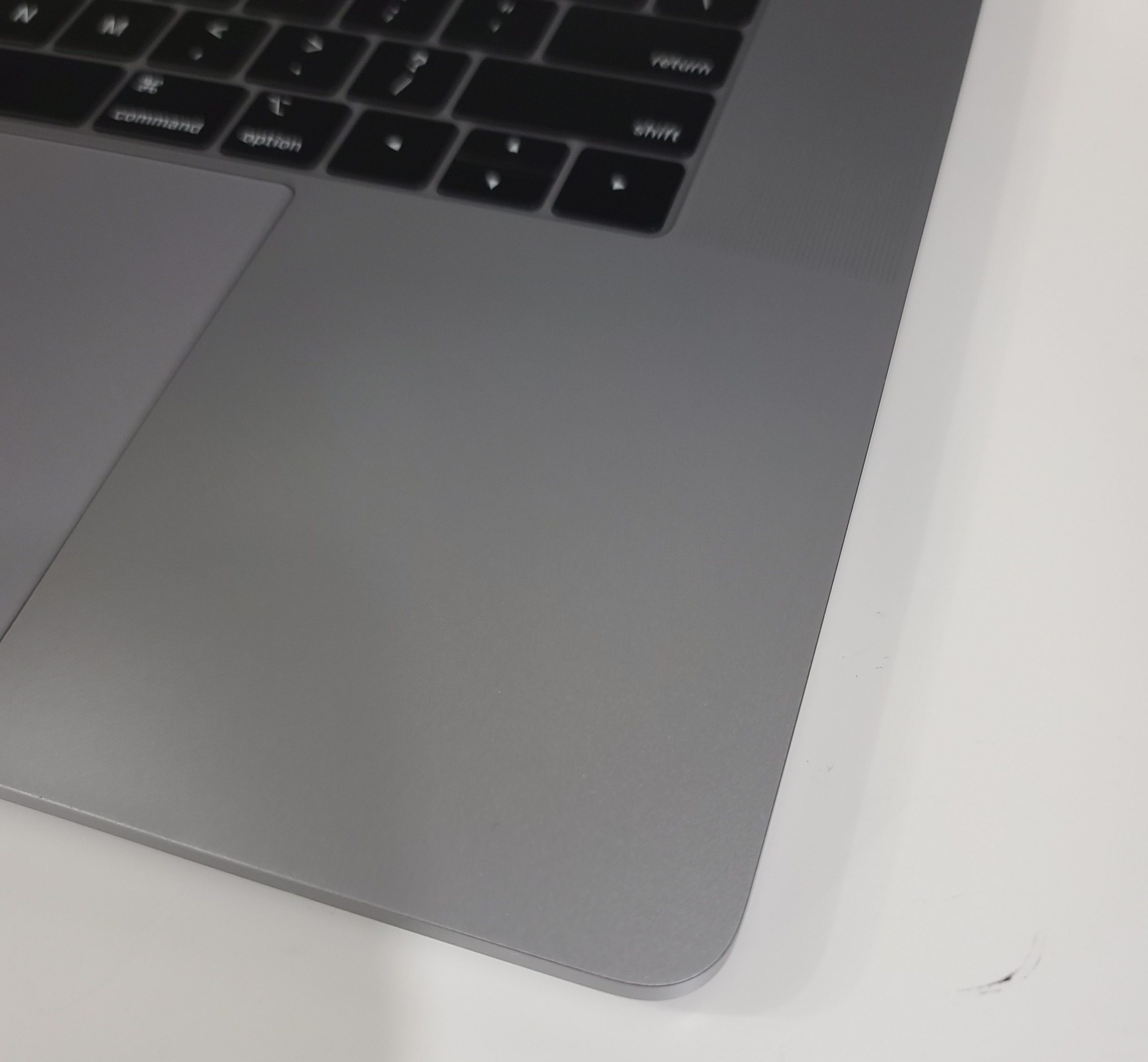 MacBook Pro 15" A1990 Space Gray Top Case Keyboard Touchpad Battery 90% - Image 6