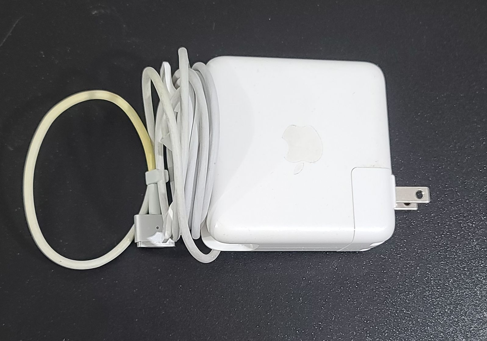 Original Apple MacBook Power AC adapter charger magSafe 2 T Tip A1435 60W - Image 5