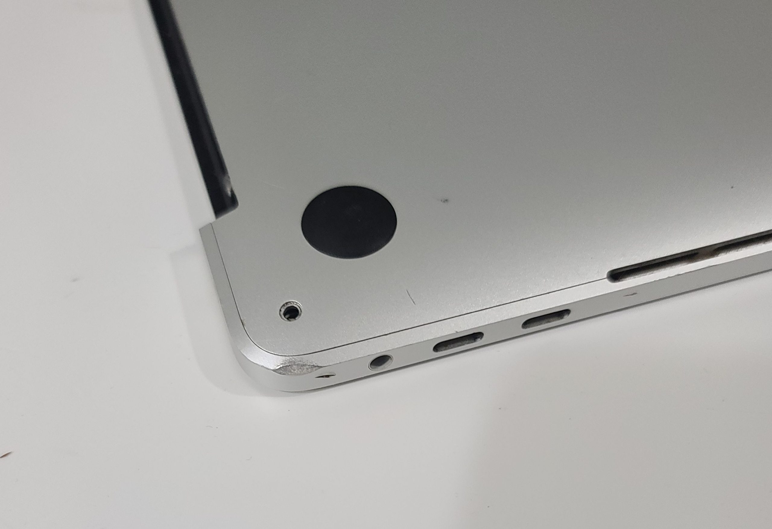 Grd B- MacBook Pro A2251 Silver Top Case Keyboard Touchpad Battery 92% - Image 3