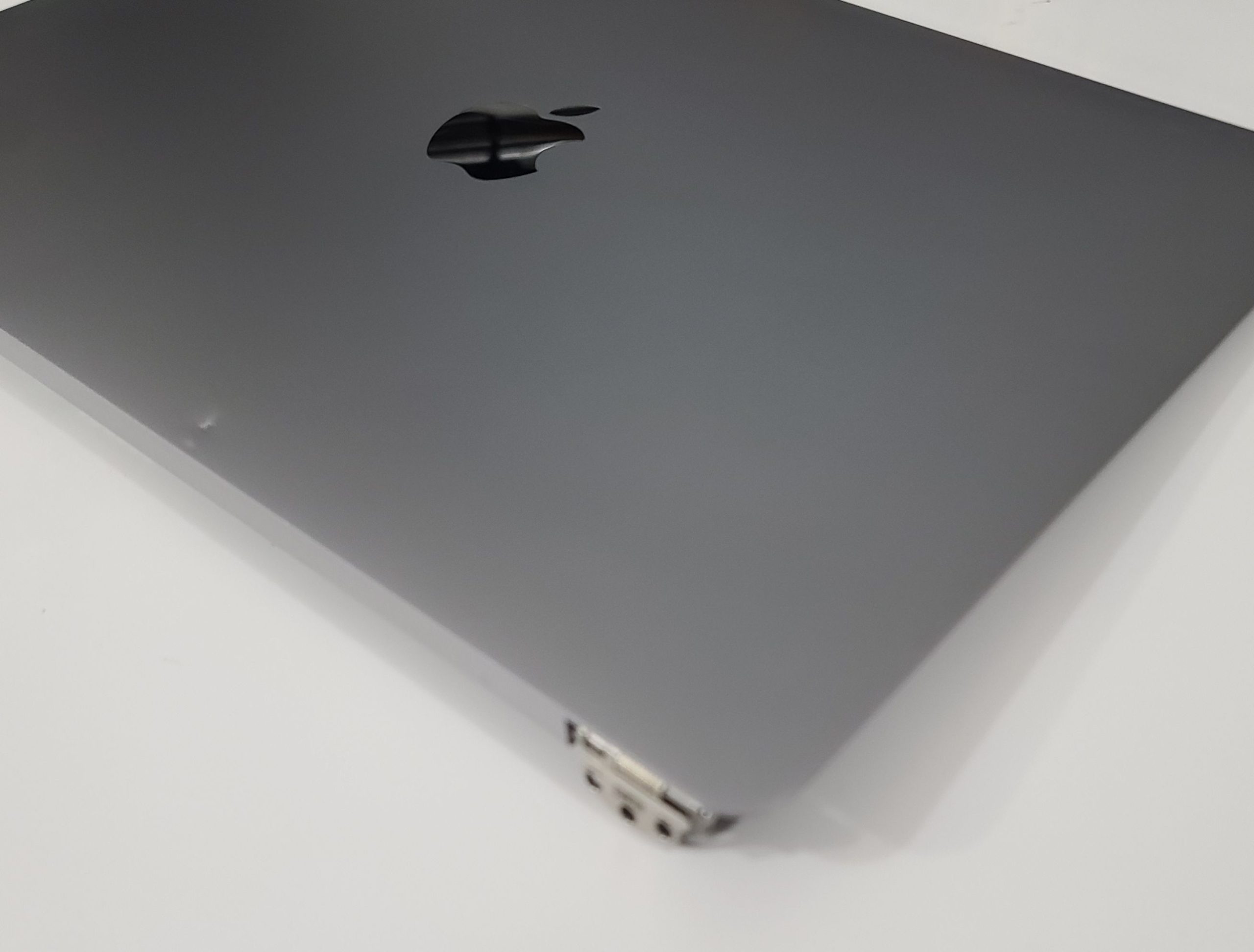 Grd B Original MacBook Air 13" 2018 A1932 Gray LCD Screen Display Assembly - Image 10