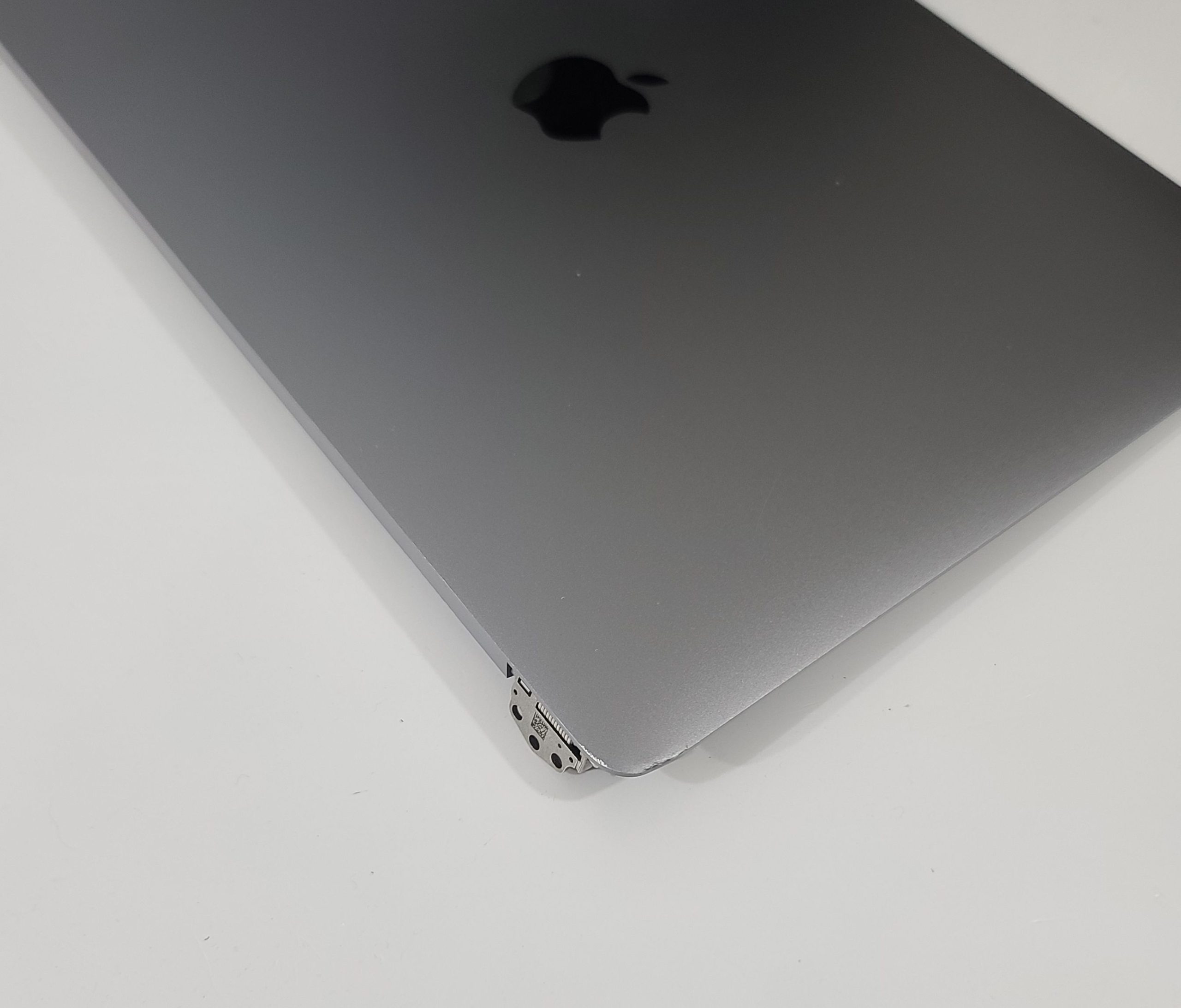 Grade B MacBook Pro A1989 A2159 A2289 A2251 Gray LCD Screen Assembly - Image 7