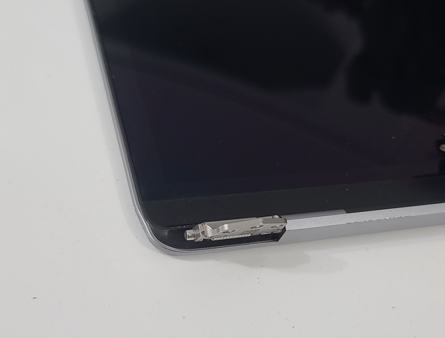 Grade B MacBook Pro A1989 A2159 A2289 A2251 Gray LCD Screen Assembly - Image 3